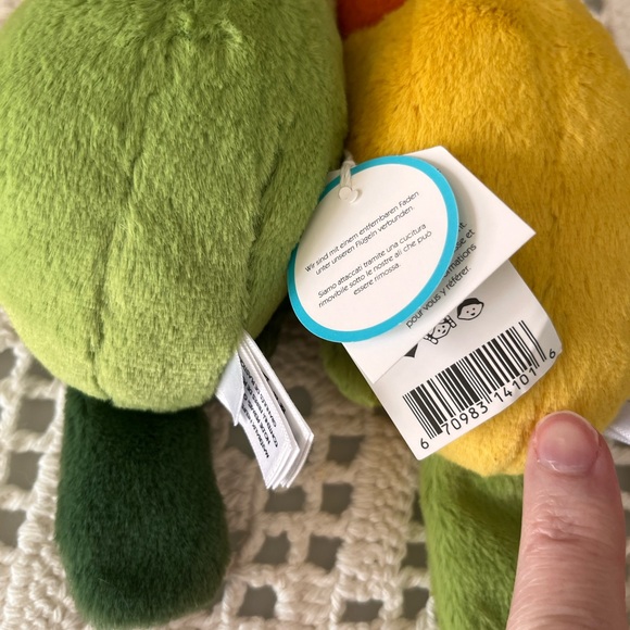 Jellycat Colorful lovebirds Stuffed Animal new with tags display only - Picture 5 of 6